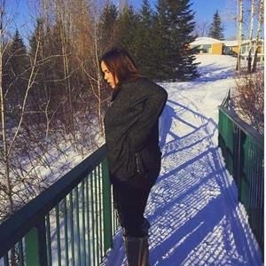 Meet your Posher, Dana